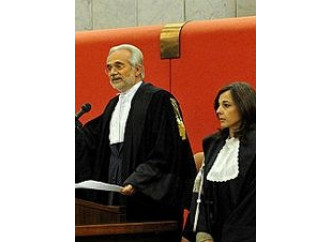 Scontri e immigrati,
due sentenze ideologiche